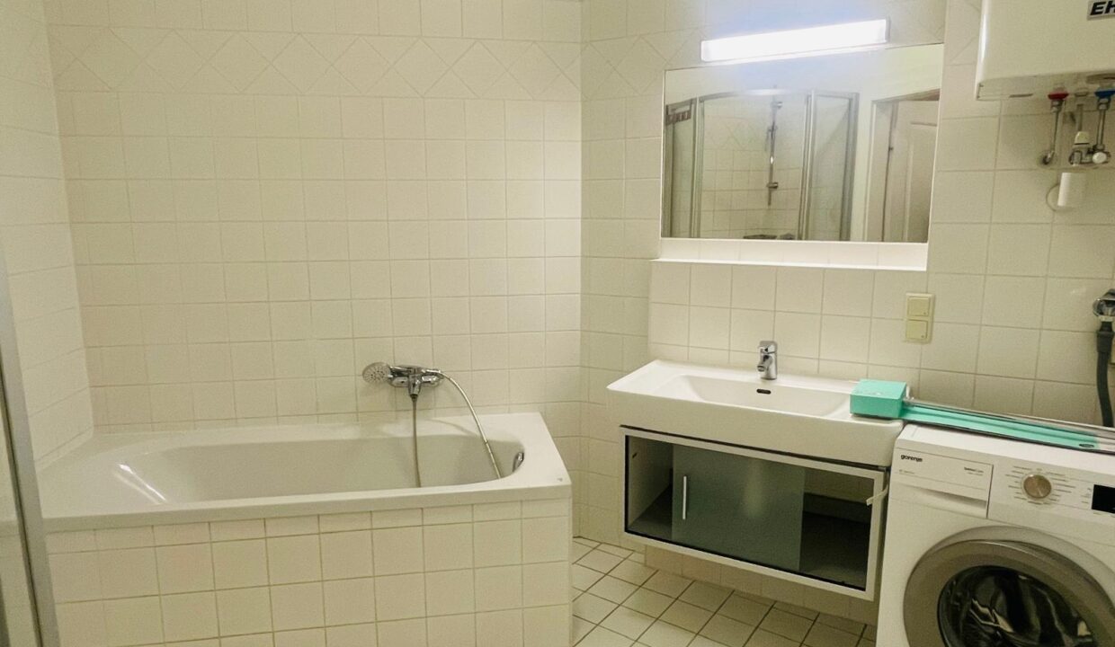 bfdf5711-1765-4ced-a155-cb7611125847